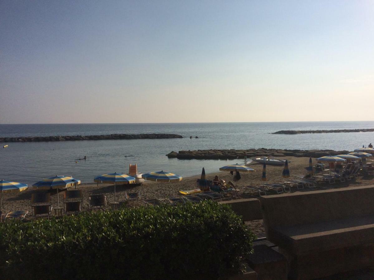 Casa Del Cardinale Apartman Santo Stefano al Mare Kültér fotó
